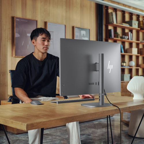 HP OmniStudio X 32-c0670ng Intel Core Ultra 7 155H 80 cm (31.5") 3840 x 2160 Pixel All-in-One-PC 32 GB DDR5-SDRAM 1 TB SSD Windows 11 Home Wi-Fi 7 (802.11be) AI PC Silber