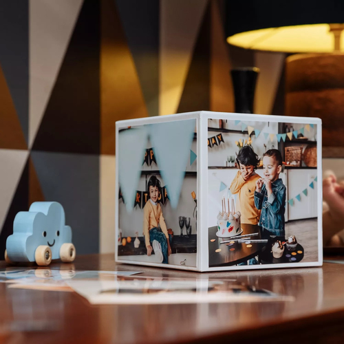 Canon Photo Cube und Frame + PP-201 Fotopapier Plus Glossy 13x13cm 40 Blatt Canon Photo Cube und Frame + PP-201 Fotopapier Plus Glossy 13x13cm 40 Blatt