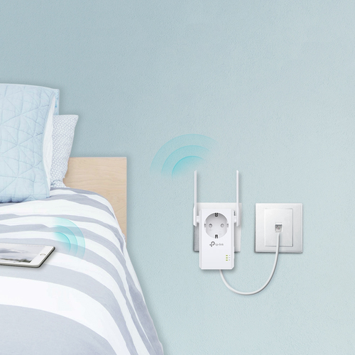 TP-Link 300 Mbit/s-WLAN-Repeater mit integrierter Steckdose