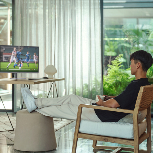 HP OmniStudio X 32-c0670ng Intel Core Ultra 7 155H 80 cm (31.5") 3840 x 2160 Pixel All-in-One-PC 32 GB DDR5-SDRAM 1 TB SSD Windows 11 Home Wi-Fi 7 (802.11be) AI PC Silber