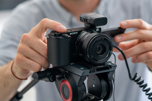 Sony α ZV-E10L MILC 24,2 MP CMOS 6000 x 4000 Pixel Schwarz