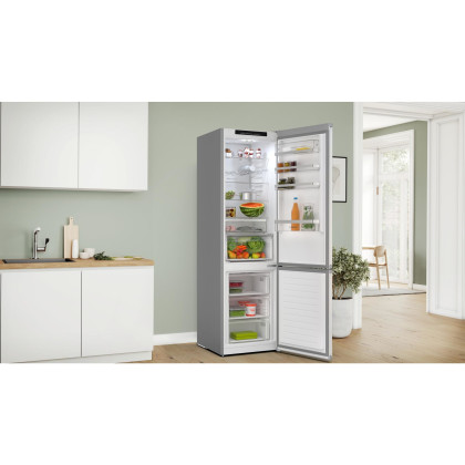 BOSCH KGN39EIAF Kühl-Gefrier-Kombination (Freistehend, EEK A, 363 l Nutzinhalt, Display, Total No Frost, 3 Gefrierschubladen, 60 cm Breite, 203 cm Höhe, Gebürsteter Stahl)